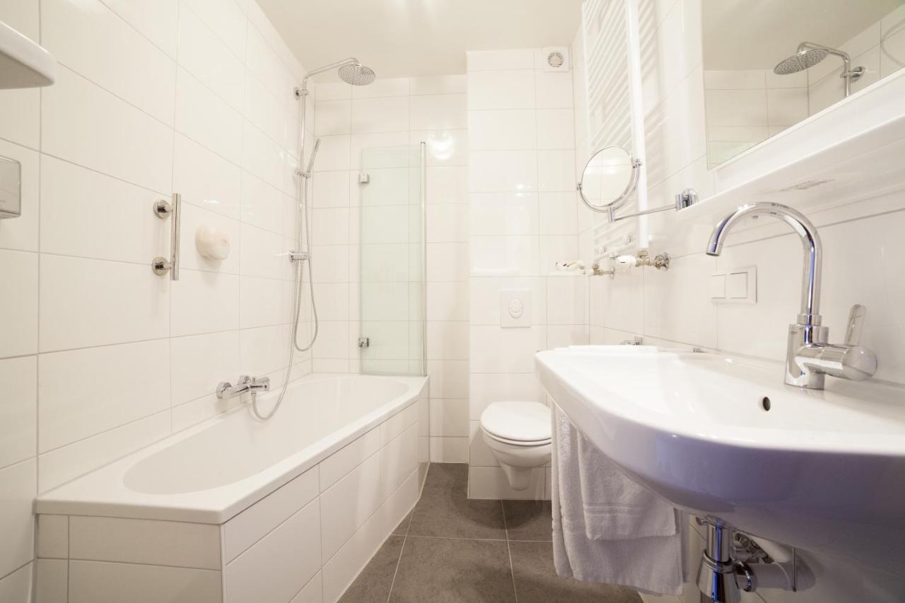Hotel Dordrecht Zimmer foto